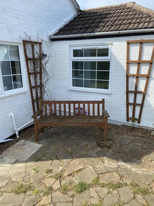 Field Cottage House in Whittlesey