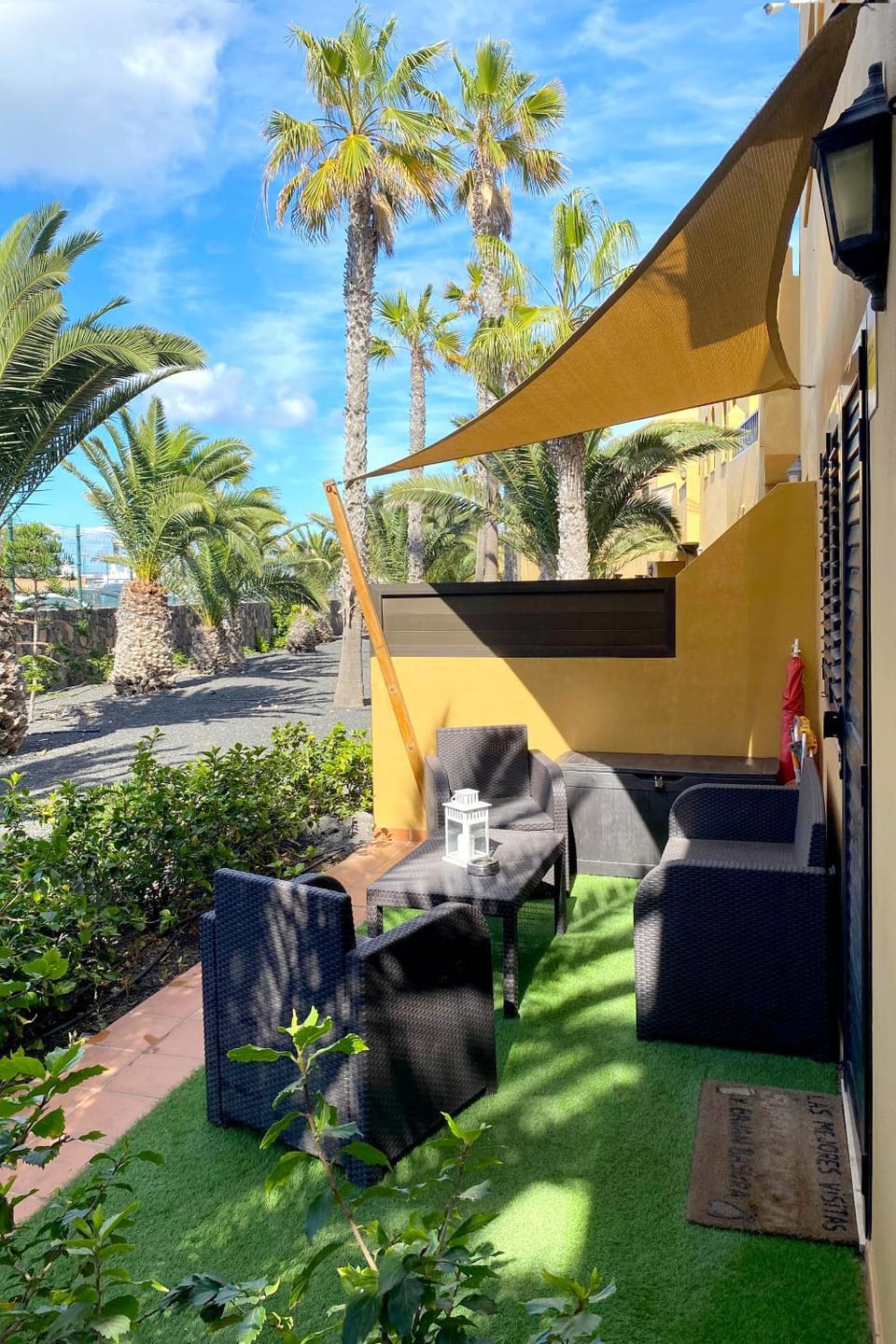 Property building, Garden, Garden, Balcony/Terrace, Garden view, Landmark view, sunbed