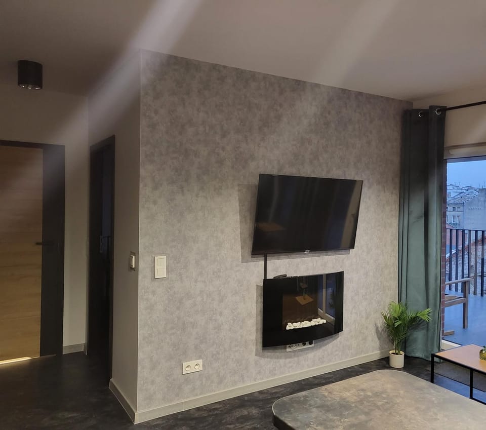 Communal lounge/ TV room, TV and multimedia, flat iron