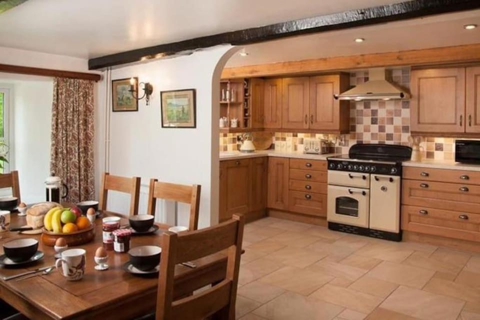 Scenic Welsh Cottage in the Brecon Beacons House in Wales