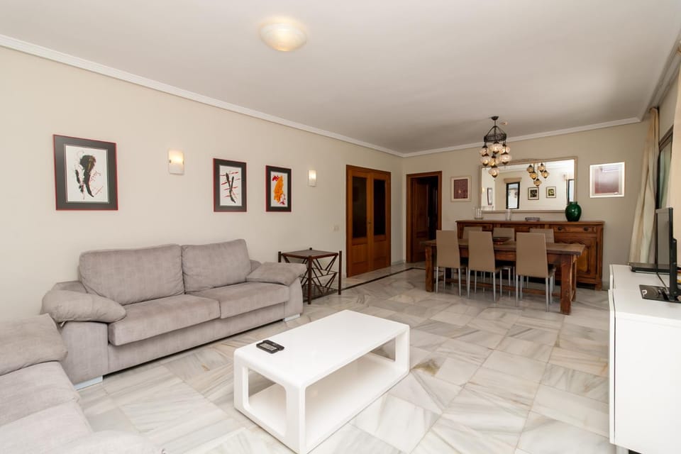 Communal lounge/ TV room, Living room