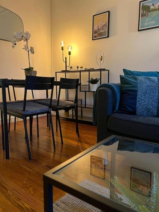 P&R 2, 2 bedroom, close to center, Plainpalais Apartment in Geneva