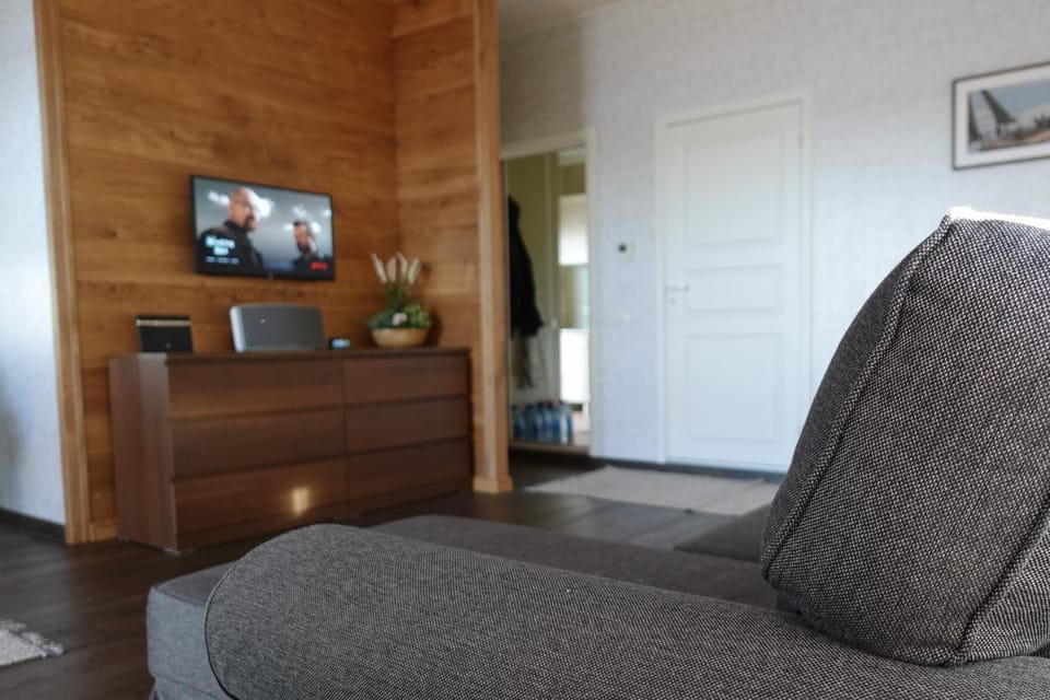 TV and multimedia, Seating area