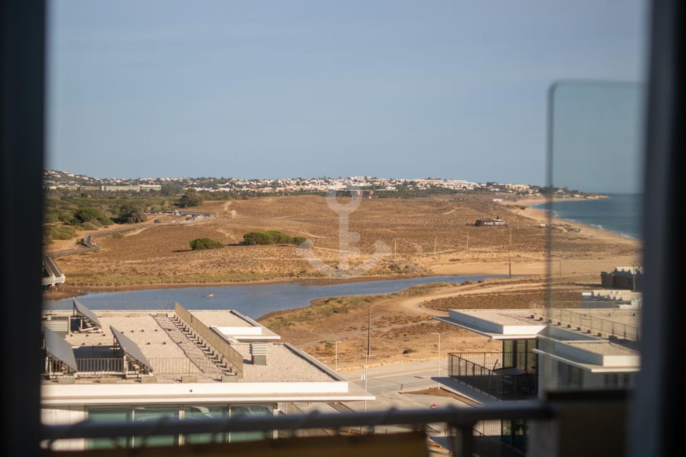 View (from property/room), Landmark view, River view, Sea view, Street view