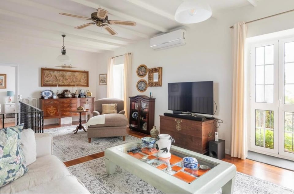 Communal lounge/ TV room, TV and multimedia, Living room