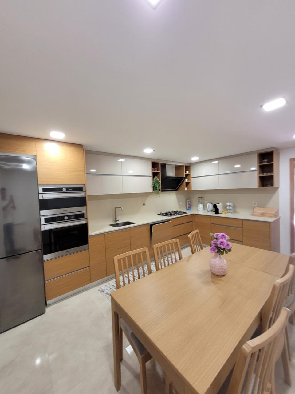 Kitchen or kitchenette, Dining area, dishwasher, minibar, pet friendly, stove