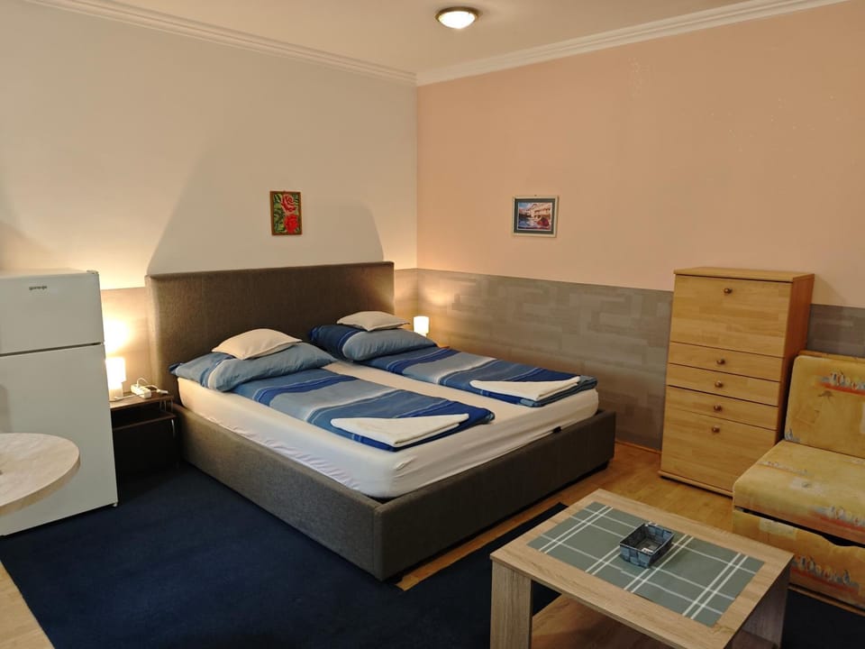 Kettő Ciprus Apartman Apartment in Hungary