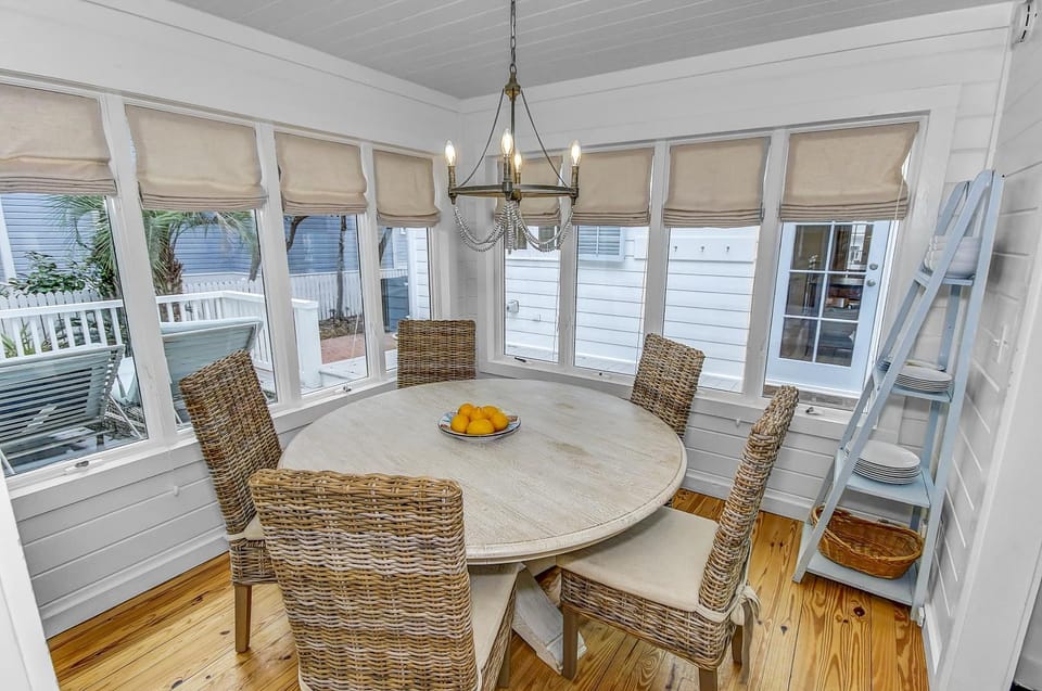 Seaside Cottage "SEA SHACK" Adorable Tupelo Street, Sleeps 4 home House in Seaside
