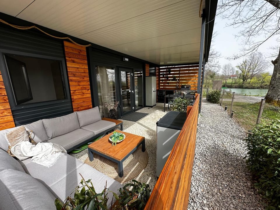 Nearby landmark, Garden view, Landmark view, Inner courtyard view