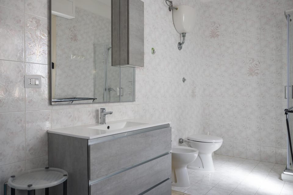 Shower, Bathroom, bidet