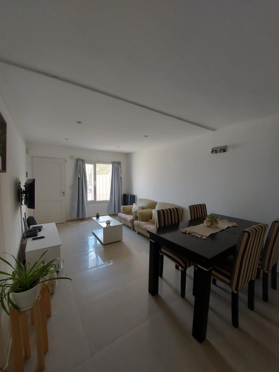 TV and multimedia, Living room, Dining area
