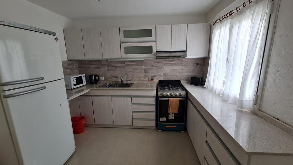 Kitchen or kitchenette, minibar, pet friendly, stove, toaster