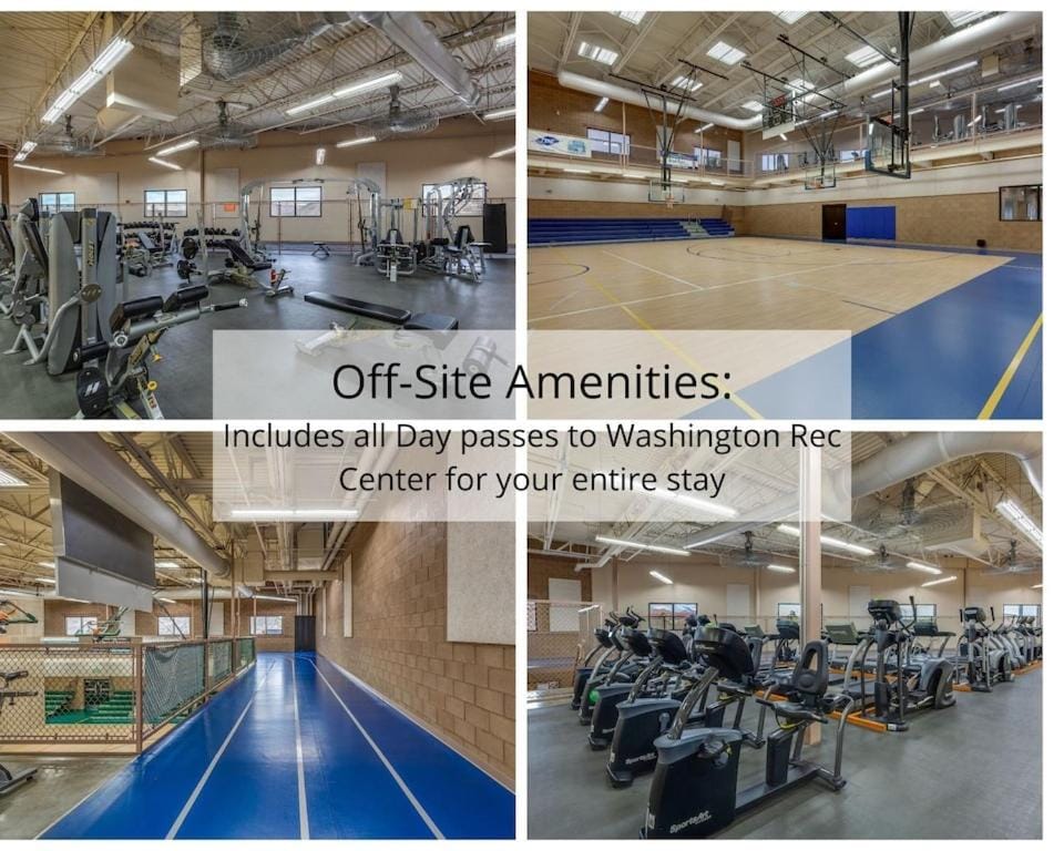 Ladera Resort 415 Brand New with a Private Yard, BBQ Grill, and resort Pool & Spa House in Washington