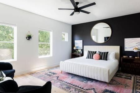 6 Bed with En Suite Baths, Host Up to 20, Rooftops, Parking, Gourmet Kitchens, Cozy Living Spaces, Skyline Views & Fire Table, Near Downtown, Distilleries & Marathon Village, High-Speed Wi-Fi, 24hr Hospitality House in Nashville