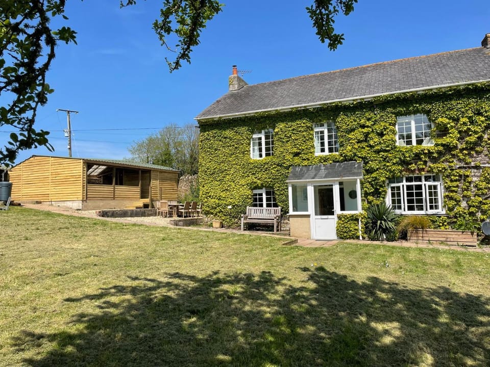 Property building, Garden, Garden view
