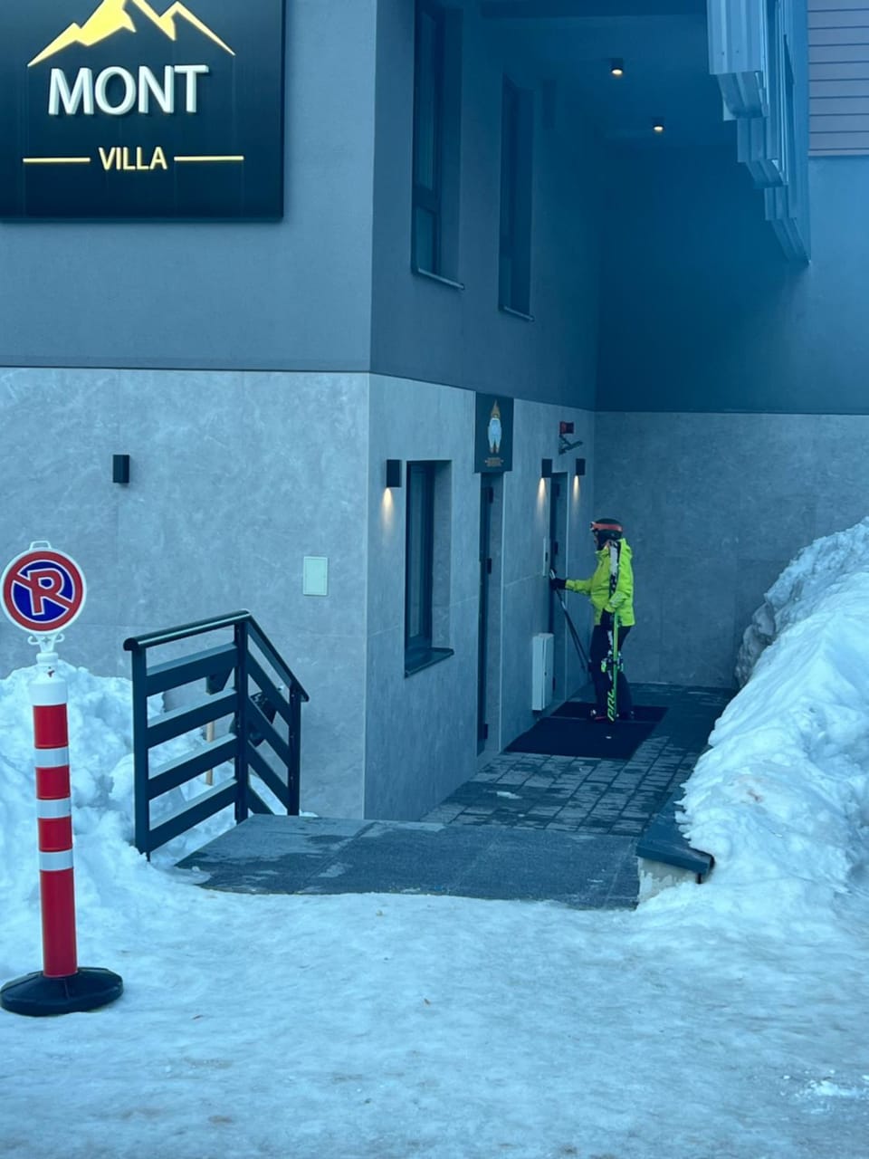 Day, People, Winter, Street view, group of guests