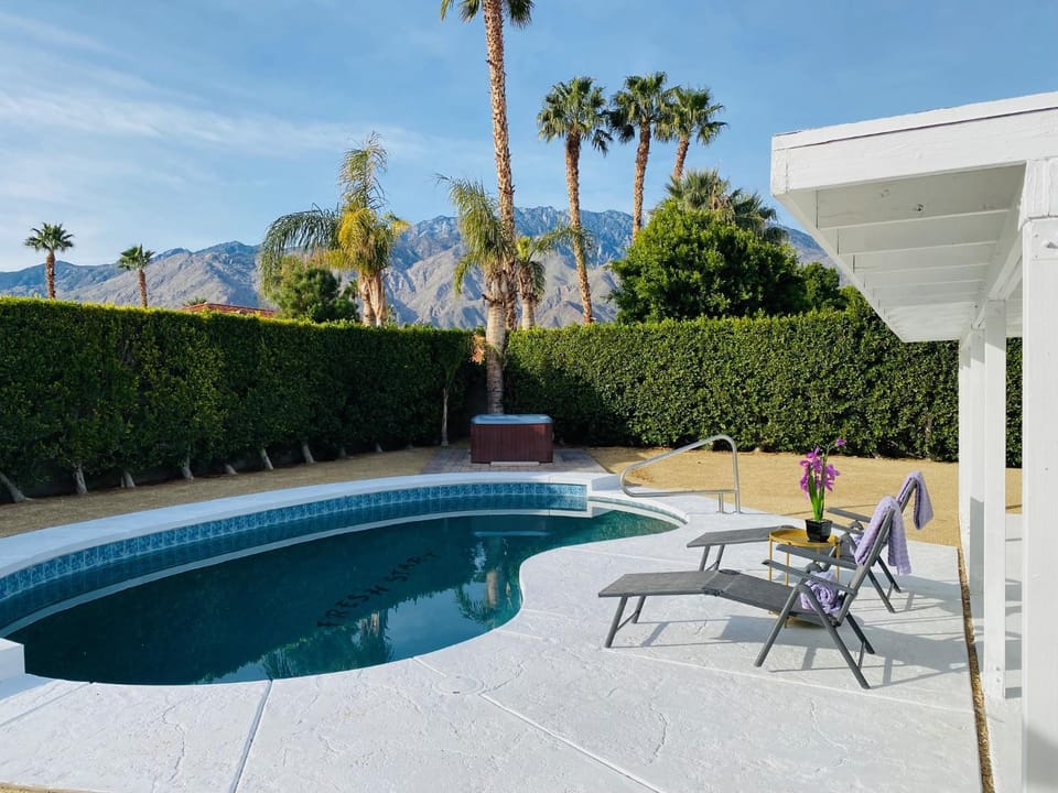 Patio, Natural landscape, Garden, Garden view, Mountain view, Pool view, Swimming pool, Swimming pool, sunbed