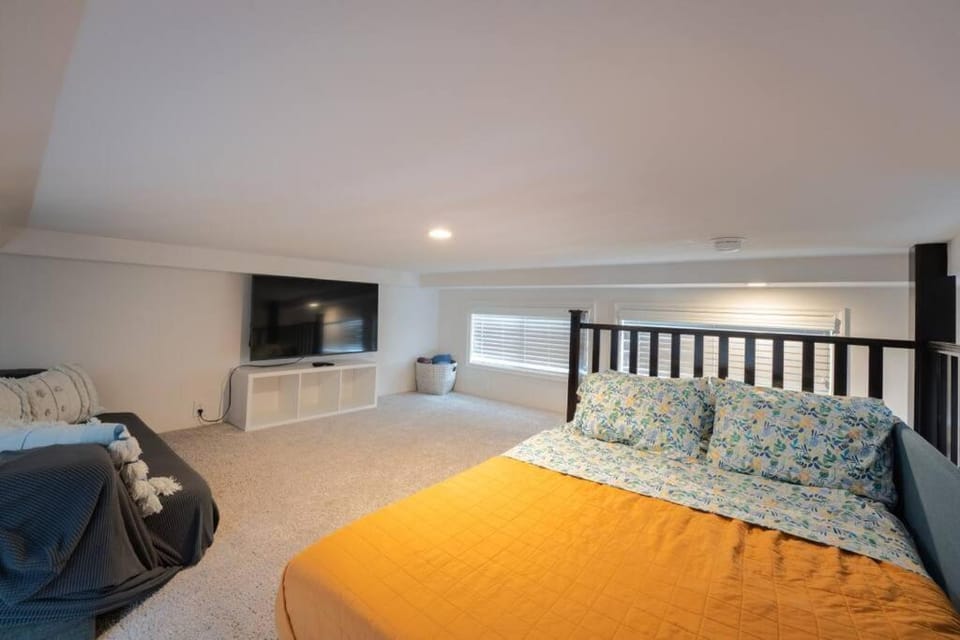 Coastal Tiny House 2 Queen Beds low loft House in San Luis Obispo