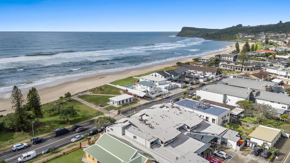 Lennox Head Waves Beachfront Penthouse Apartment in Lennox Head