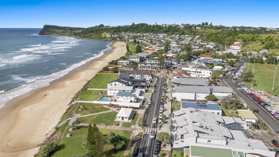 Lennox Head Waves Beachfront Penthouse Apartment in Lennox Head