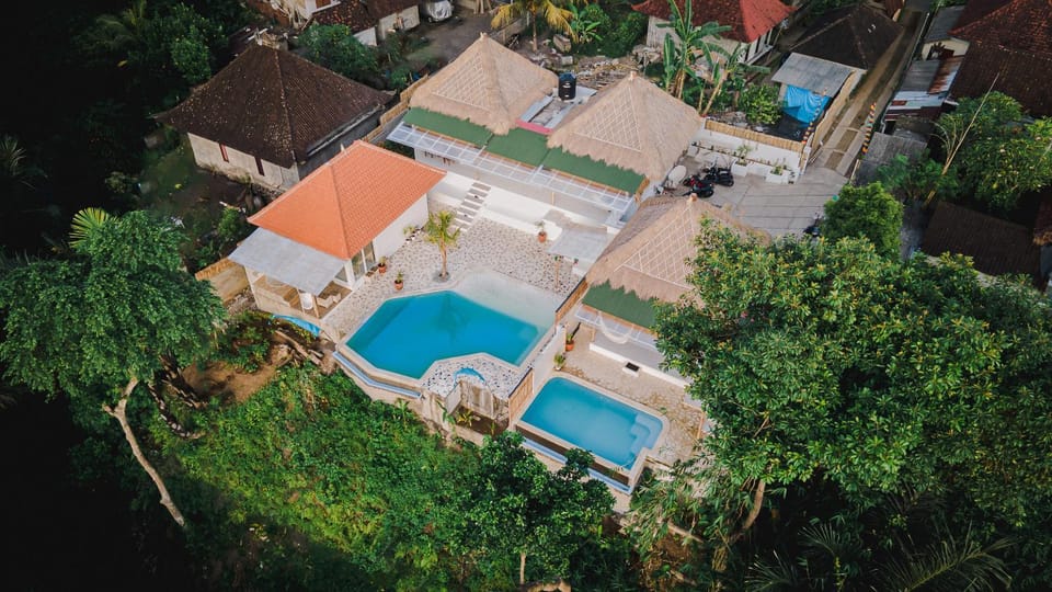 Property building, Bird's eye view, Swimming pool