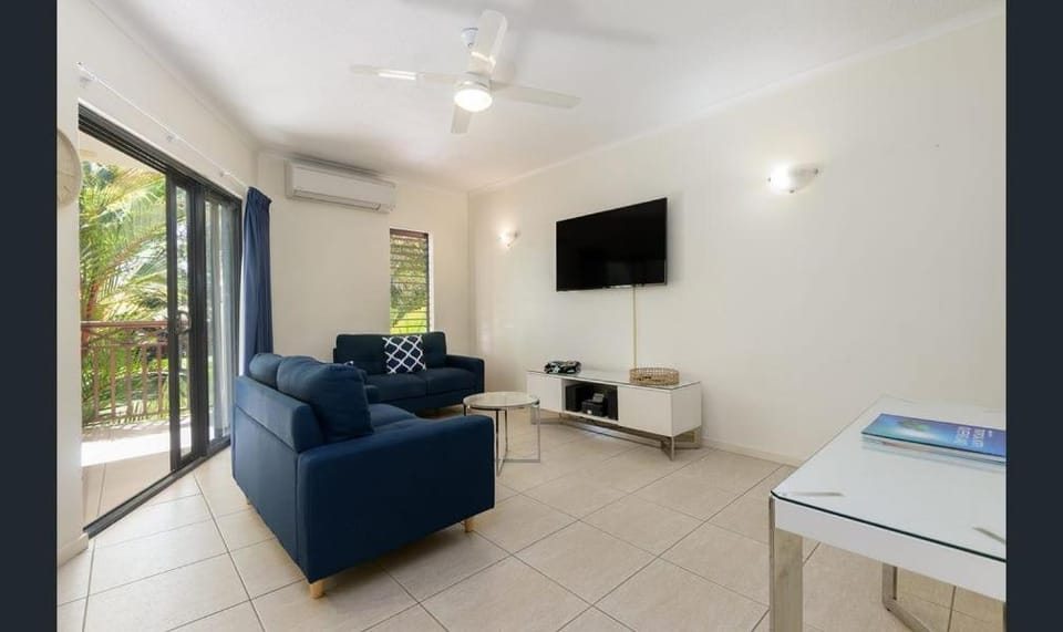 Charming 1 bedroom Apt - Close to Town & Beach Apartment in Port Douglas