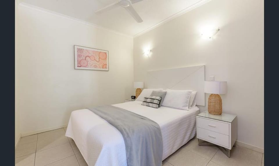 Charming 1 bedroom Apt - Close to Town & Beach Apartment in Port Douglas