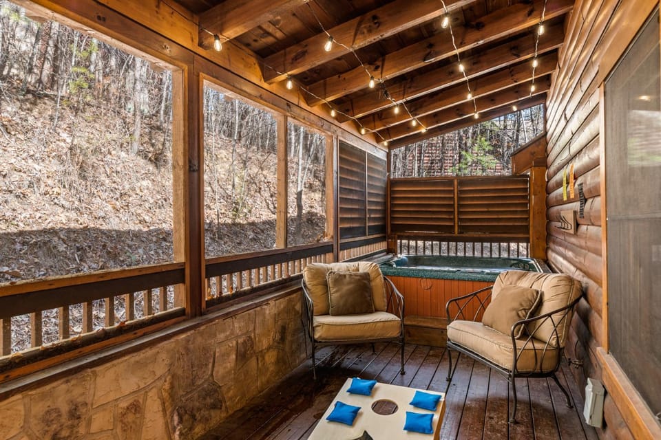 The Sly Fox - Recently Updated/ Ideal PF Location House in Pigeon Forge
