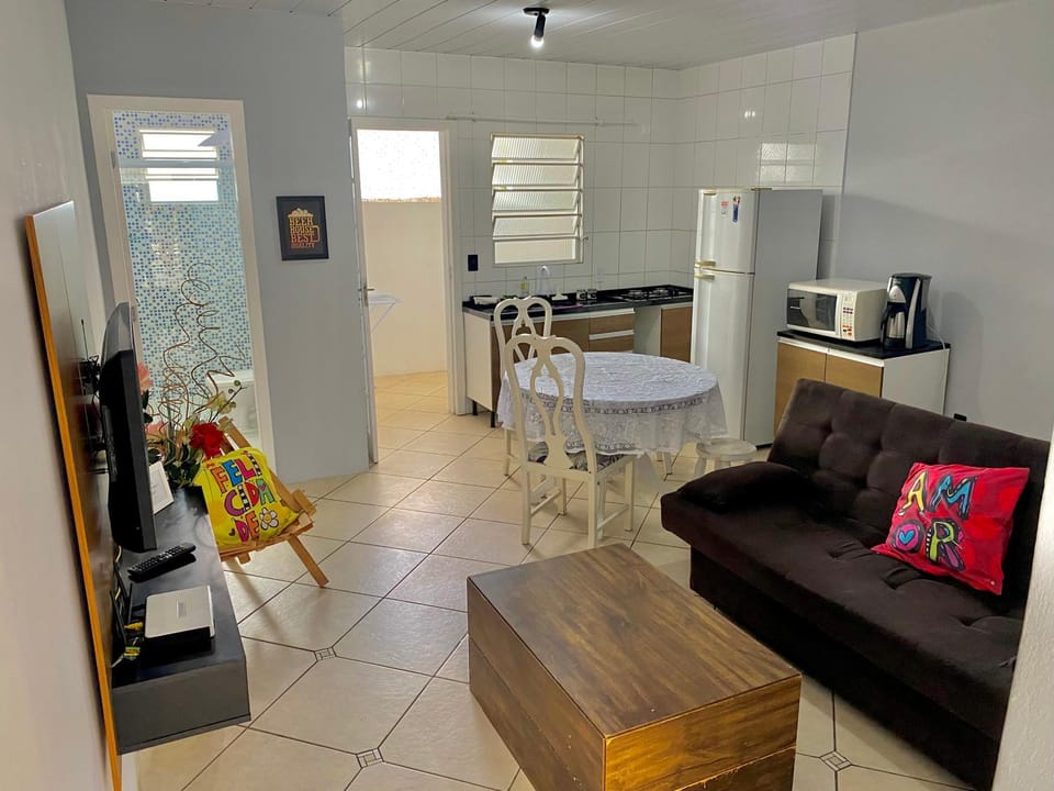 Communal lounge/ TV room, TV and multimedia, Kitchen or kitchenette, Living room, Seating area, Dining area, minibar, stove