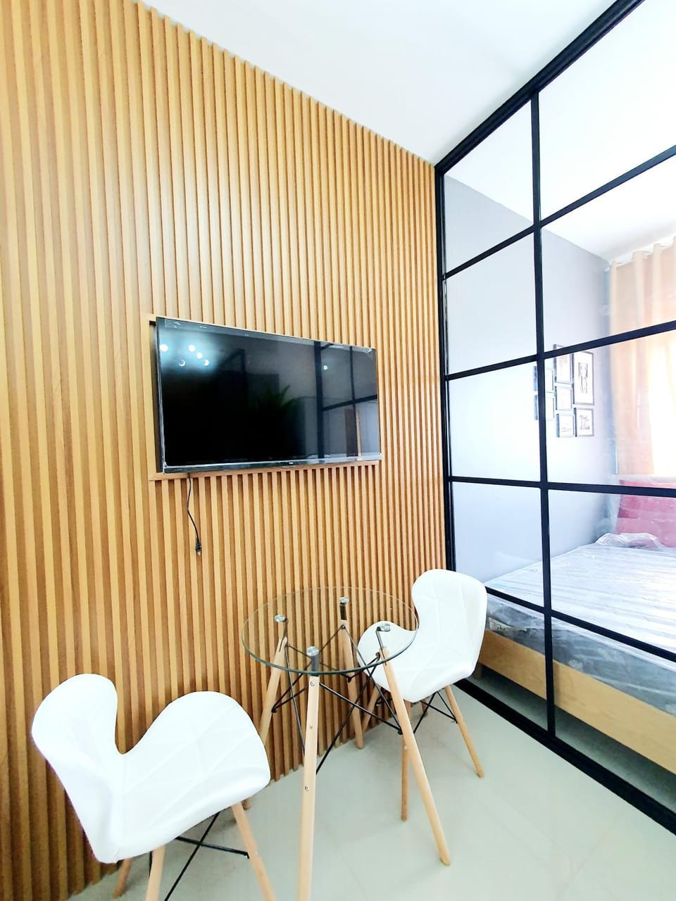 TV and multimedia, Dining area