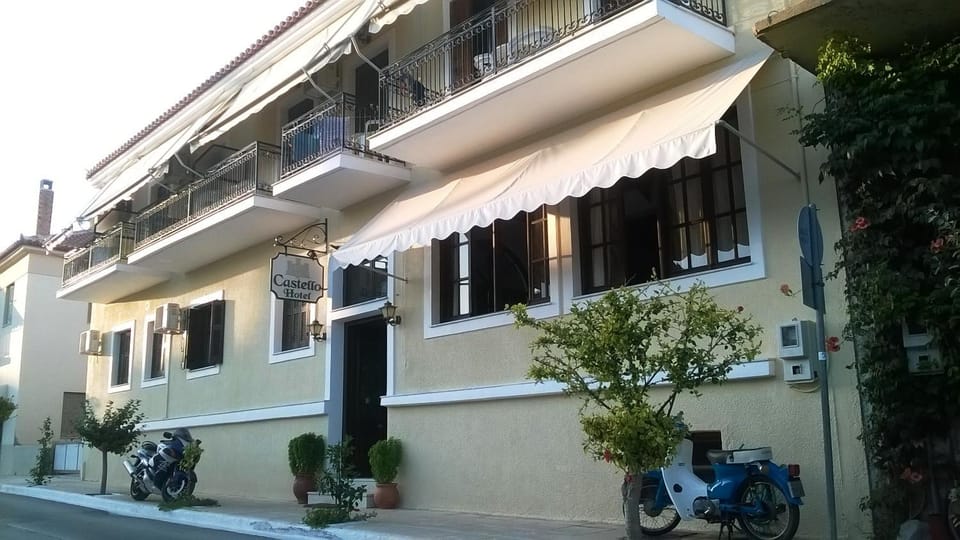 Facade/entrance