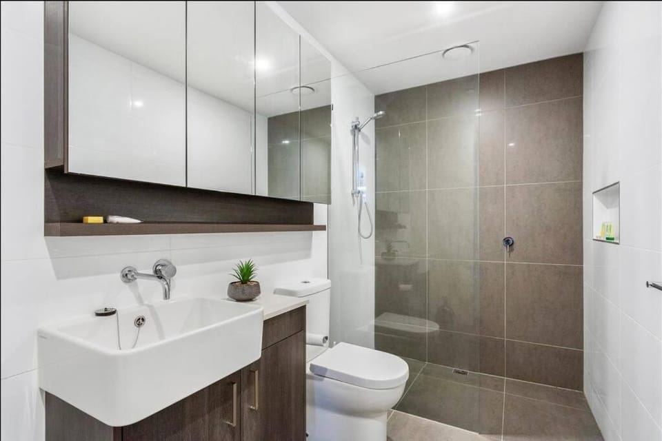 Shower, Toilet, Bathroom