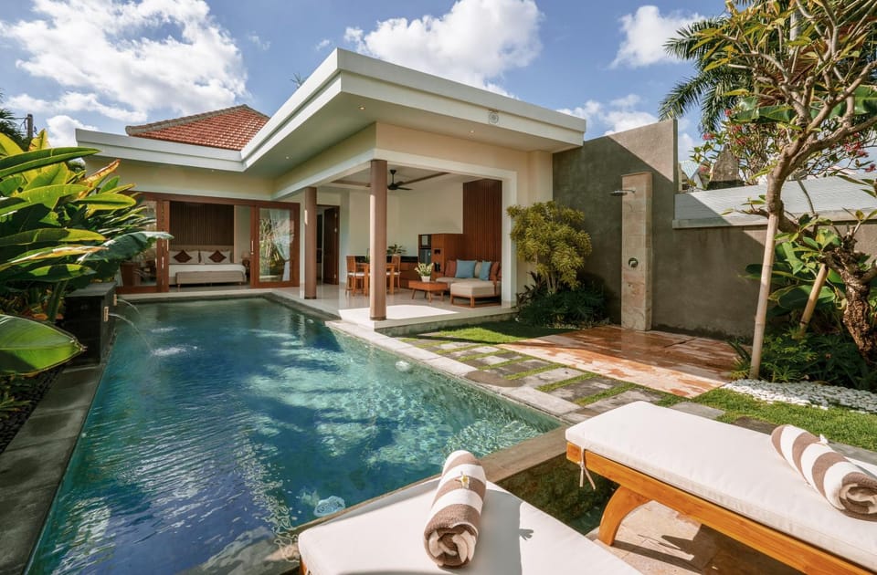 Property building, Swimming pool