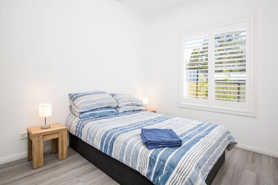Sanctuary Blue Pet Friendly 5 Mins to Hyams Beach House in Saint Georges Basin