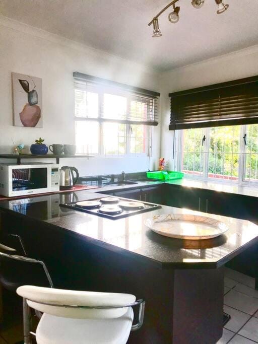 Morningview Cottage - Self Catering Private Owned Rental Apartment in Durban