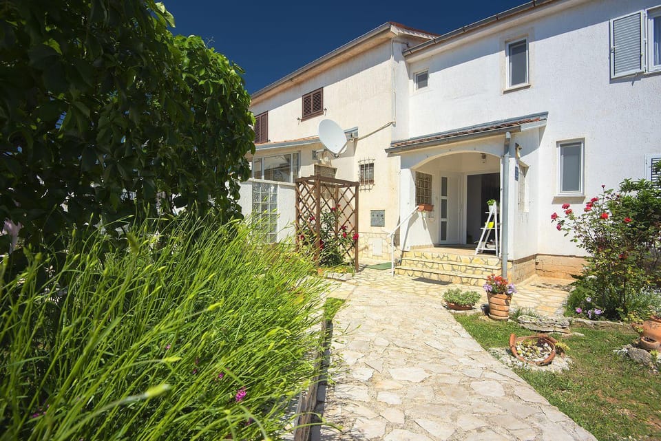 Ferienwohnung mit Klima, WLAN, Balkon und wenige Minuten zum Meer Apartment in Medulin
