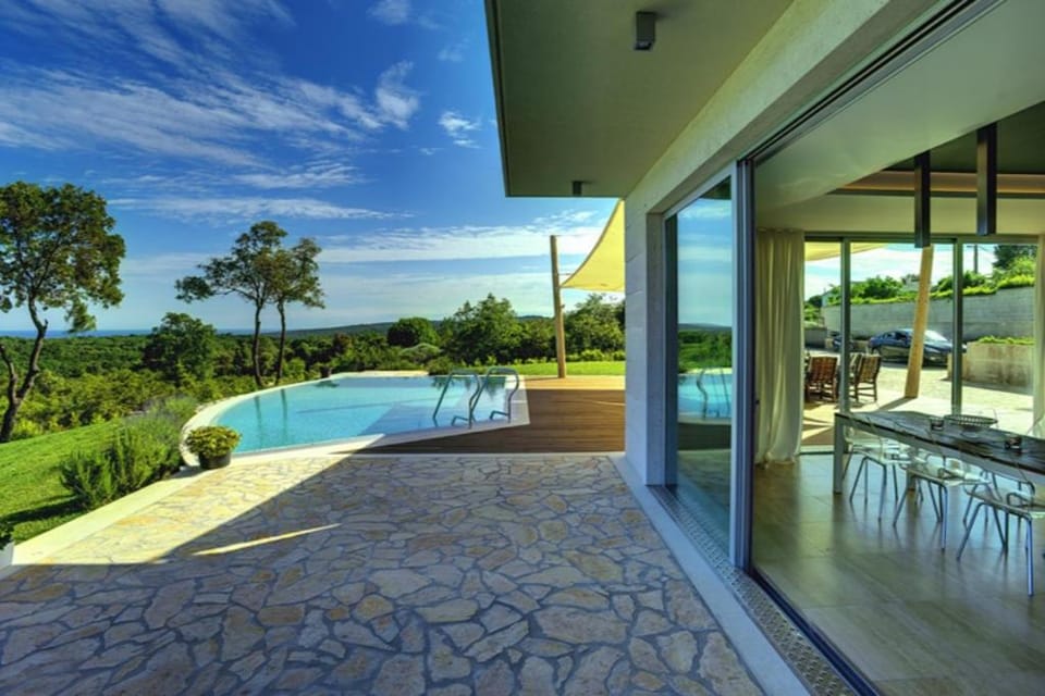 Finca mit privatem Infinity-Pool, Klima, WLAN und atemberaubenden Ausblick House in Istria County