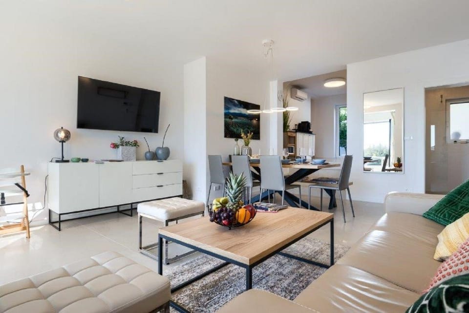 Exklusive Villa mit privatem Pool 50 Meter zum Strand House in Pula