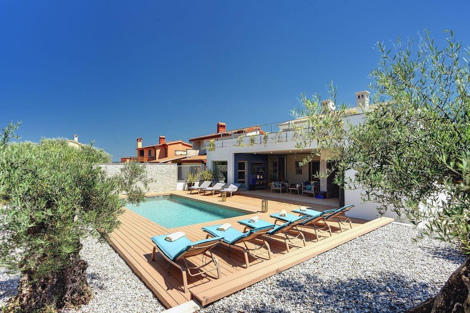 Traumvilla mit Blick auf die Brijuni Inseln, privatem Pool House in Pula