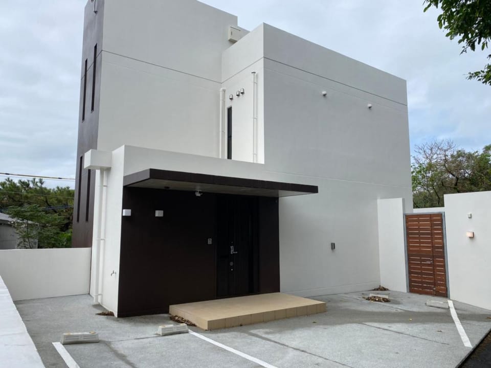 Mon Refuge Prive 屋上露天風呂のある隠れ家 Villa in Okinawa Prefecture