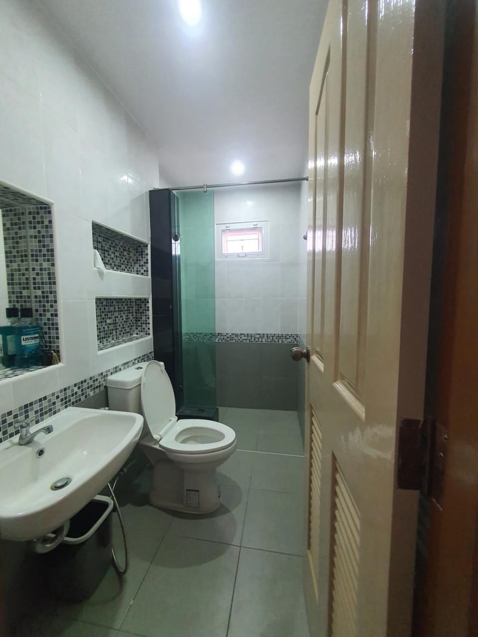Shower, Toilet, Bathroom