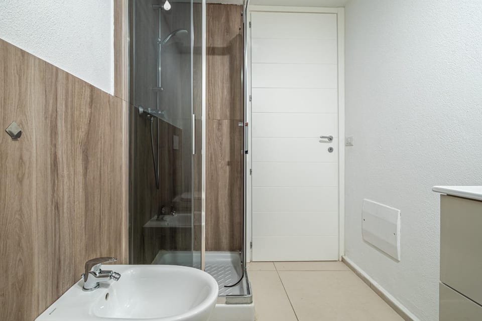 Bathroom, Living room