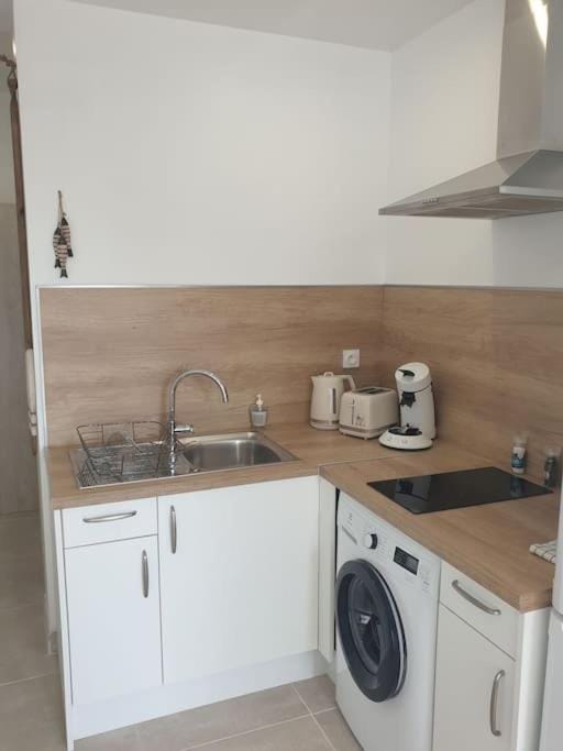 Studio neuf atypique centre ville Palavas vue mer Apartment in Palavas-les-Flots