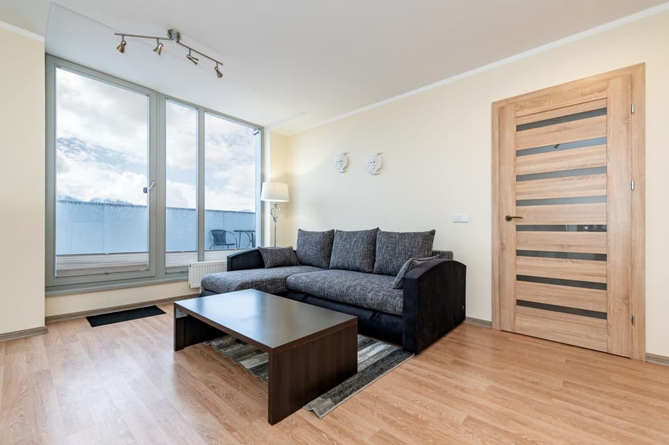 Bed, Living room