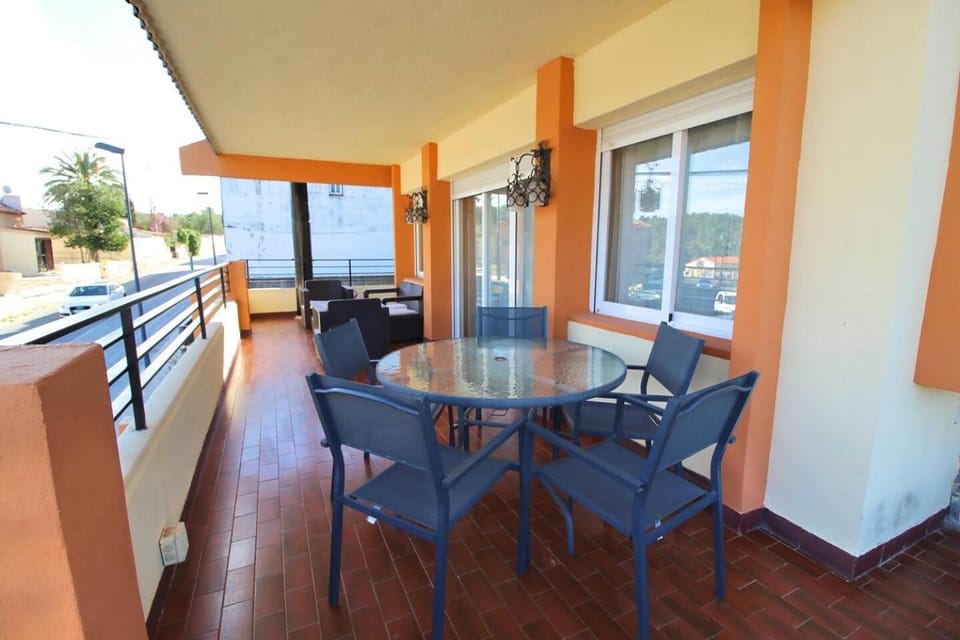 Chalet con piscina y barbacoa House in Marina Baixa