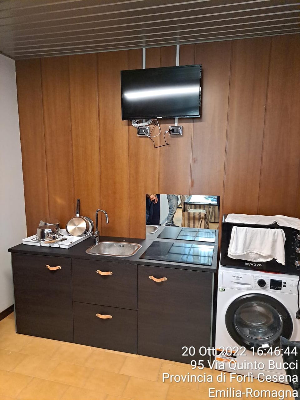 Communal lounge/ TV room