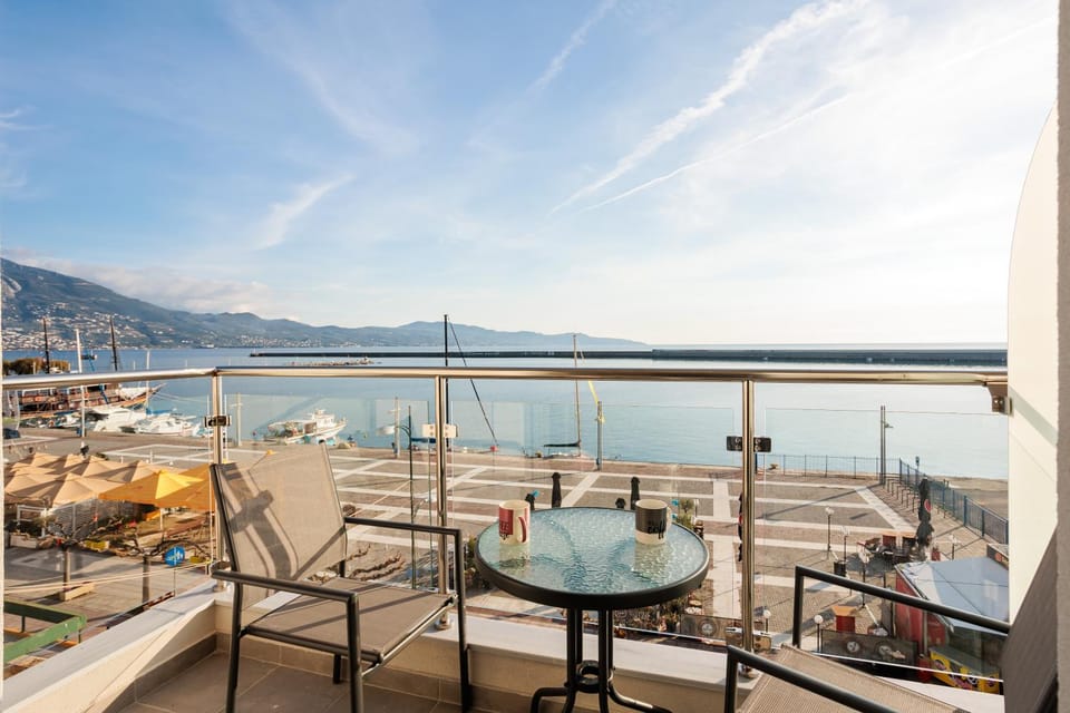 View (from property/room), Balcony/Terrace, Balcony/Terrace, Mountain view, Sea view