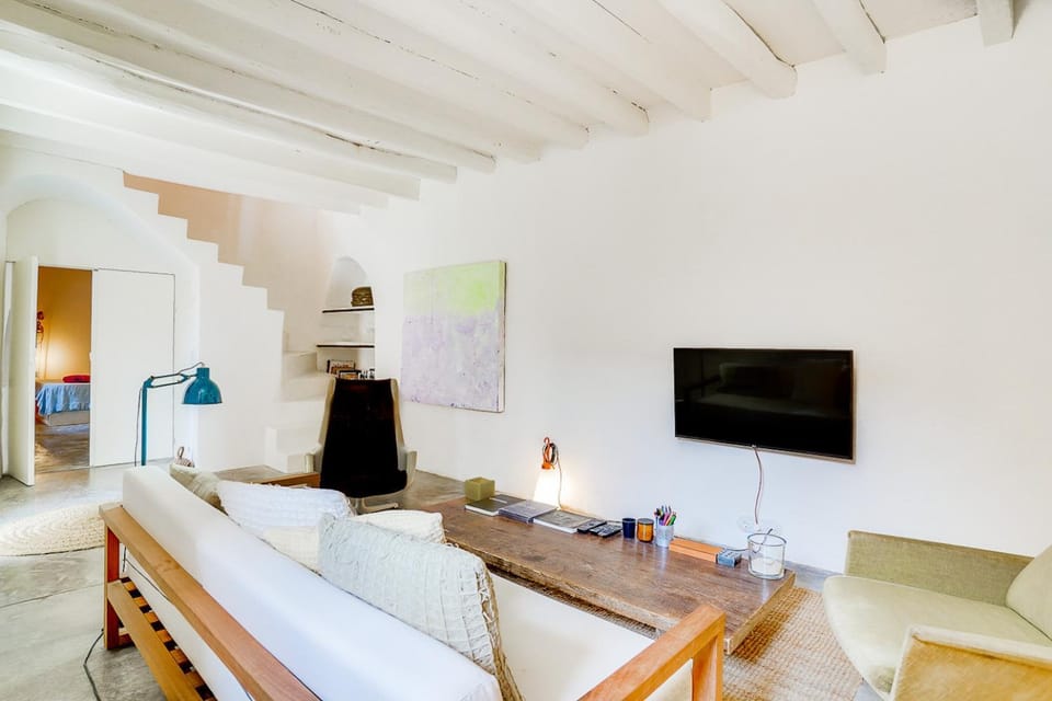 Communal lounge/ TV room, Living room