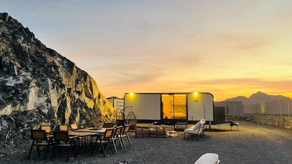 Property building, Seating area, Dining area, Mountain view
