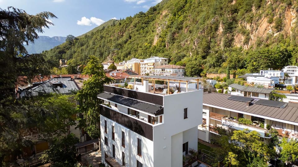 Property building, Balcony/Terrace